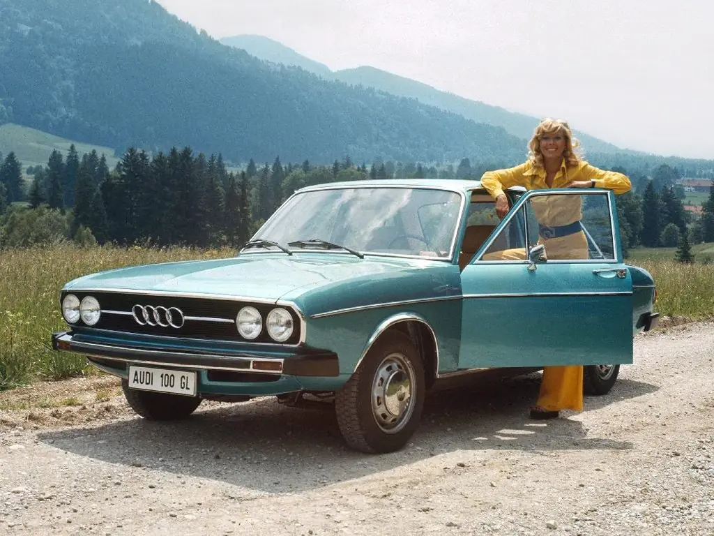 Audi 100 1 поколение, рестайлинг, седан (09.1973 - 07.1976)
